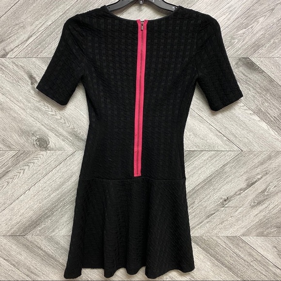 Banana Republic Black Textured Dress With Pink Zip - Picture 7 of 9